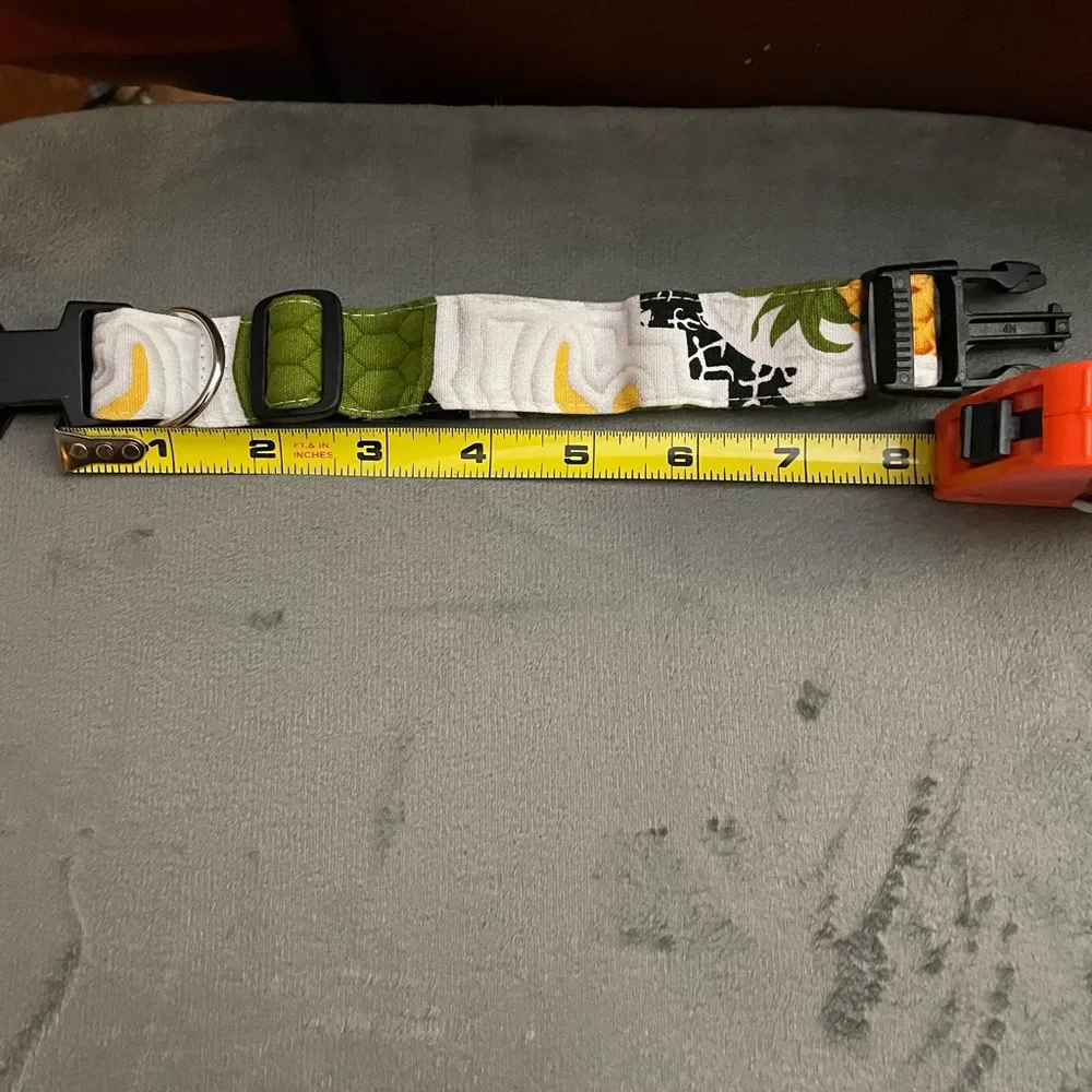 Brand new Hawaiian Green White Yellow Dog Collar Size 8-12”.